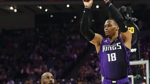 维尔茨帽子戏法助力勒沃库森5-0横扫不来梅，夺得德甲冠军首冠